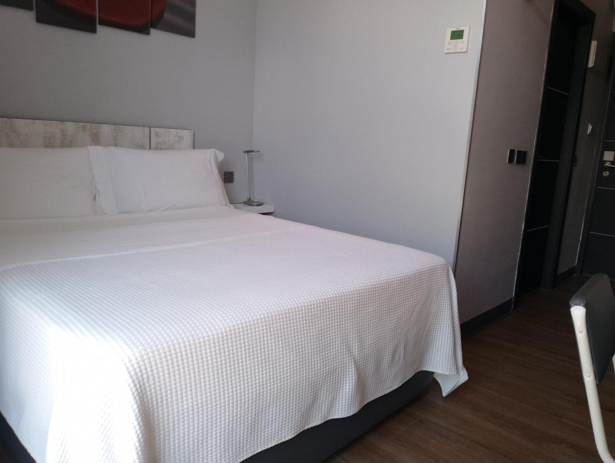 H La Cabana Pozuelo de Alarcón Esterno foto